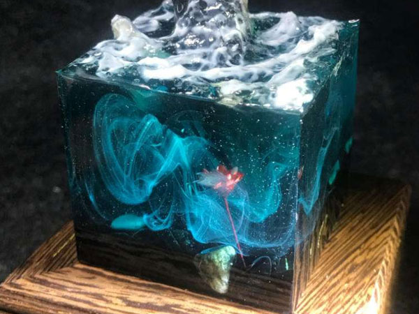 水晶滴膠與樹脂膠有什么關(guān)系，區(qū)別是什么